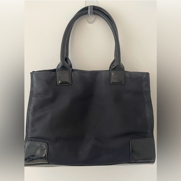 TORY BURCH ELLA TOTE
•BLACK LOGO
•SHOULDER PURSE
•NYLON PATENT TRIM - Picture 3 of 12